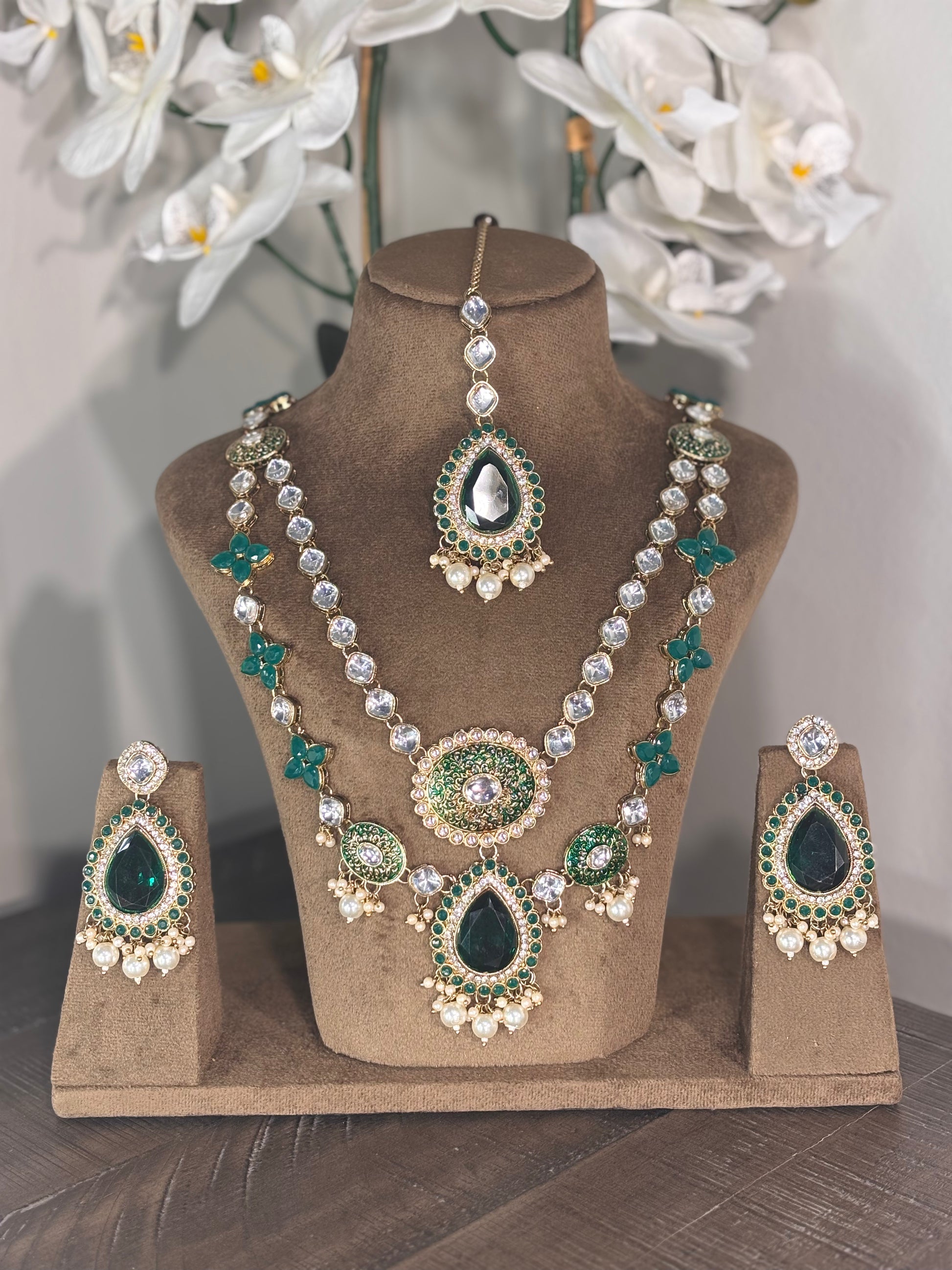 ADITI Necklace Set