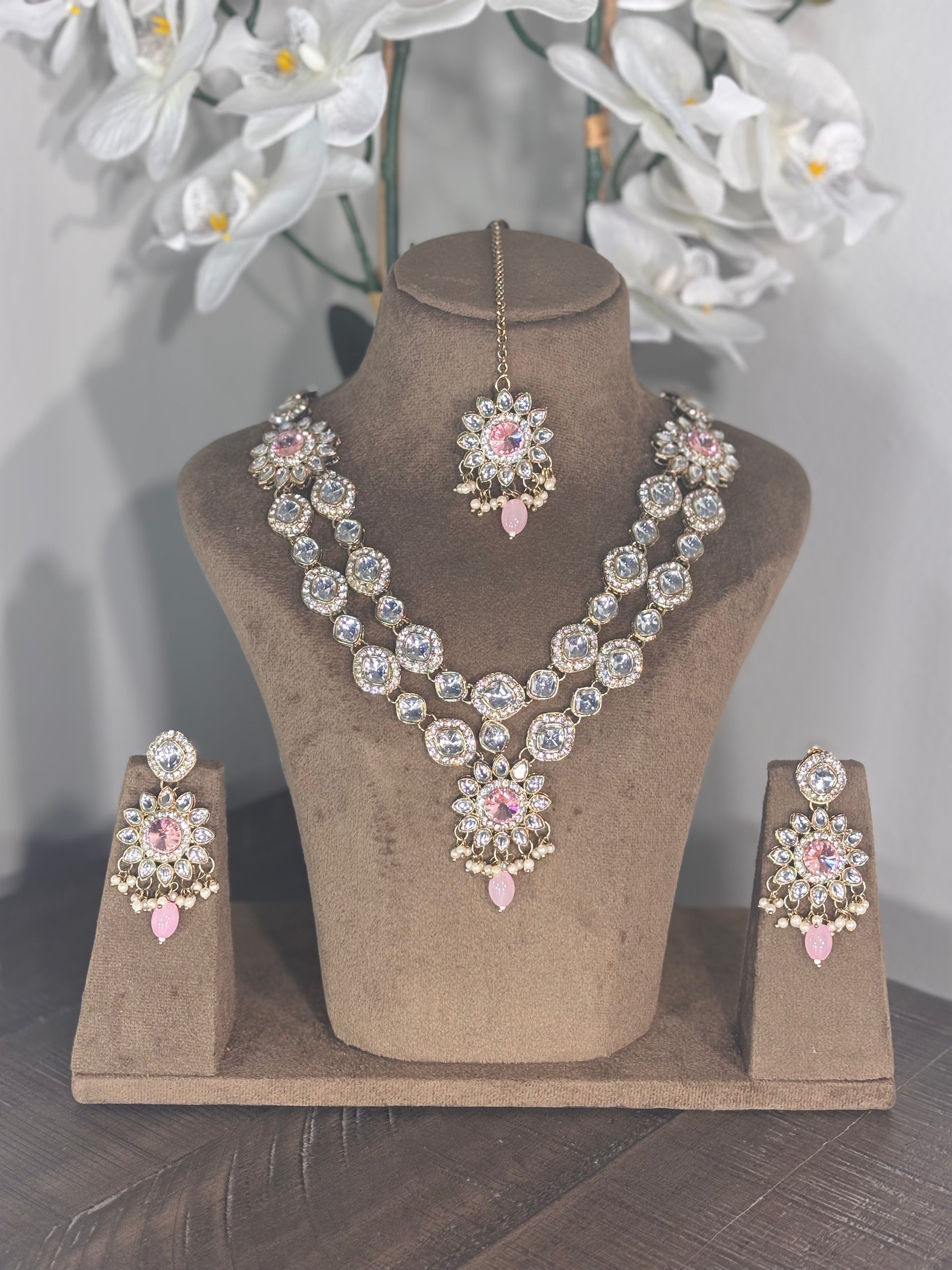 ESHA Necklace Set