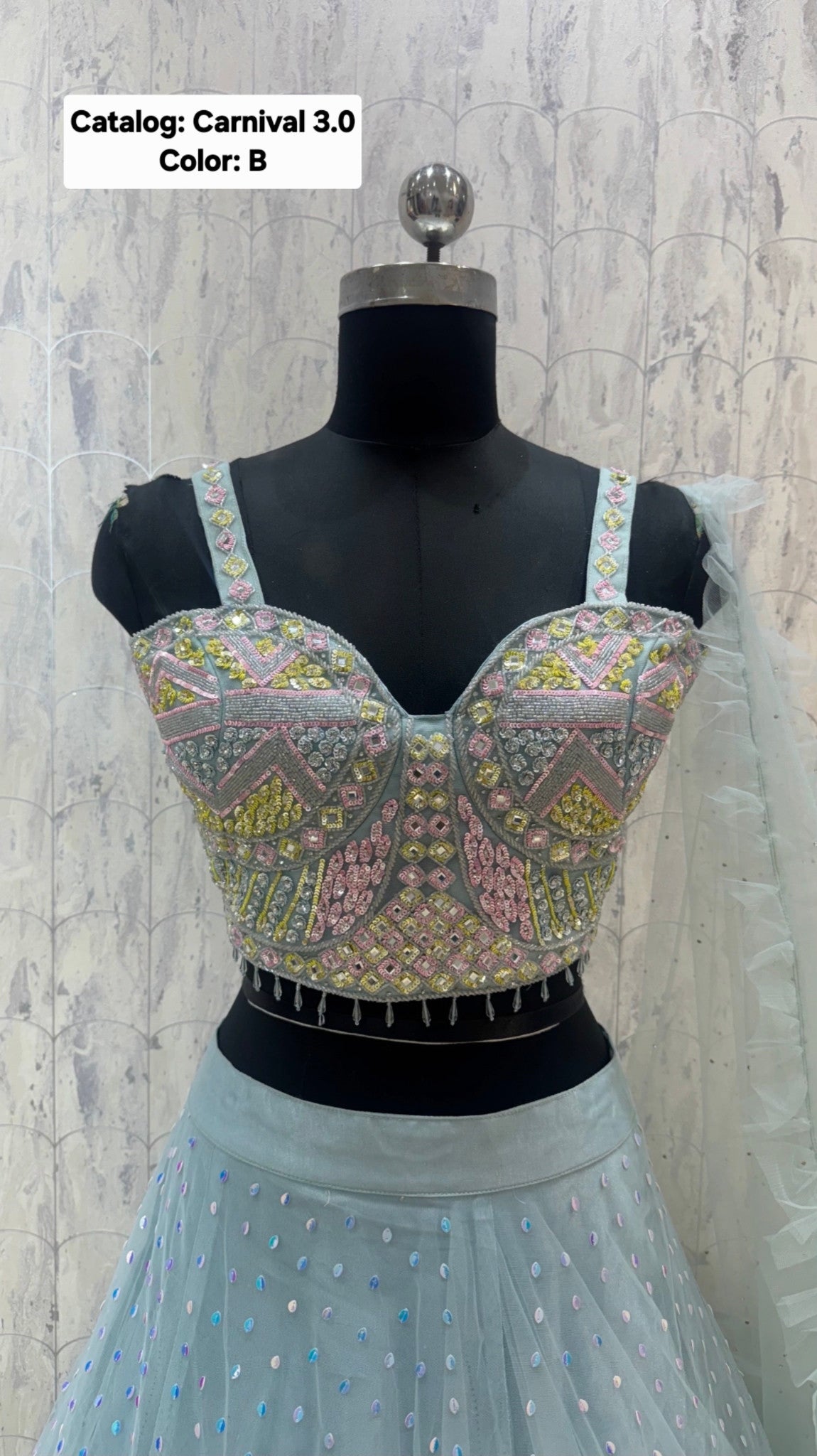 Carnival 3.0 - Color B - blouse detail
