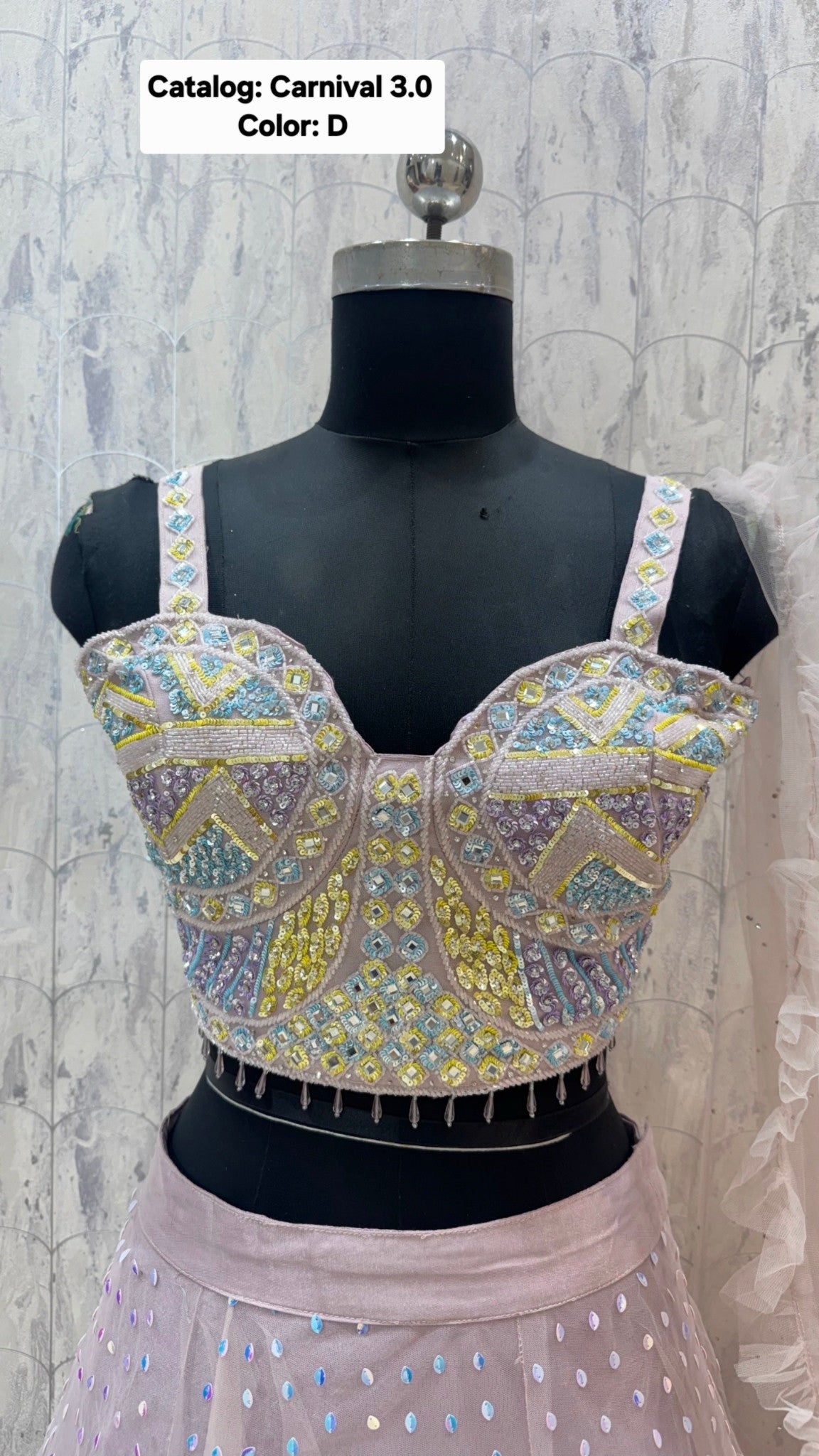 Carnival 3.0 - Color D - blouse detail