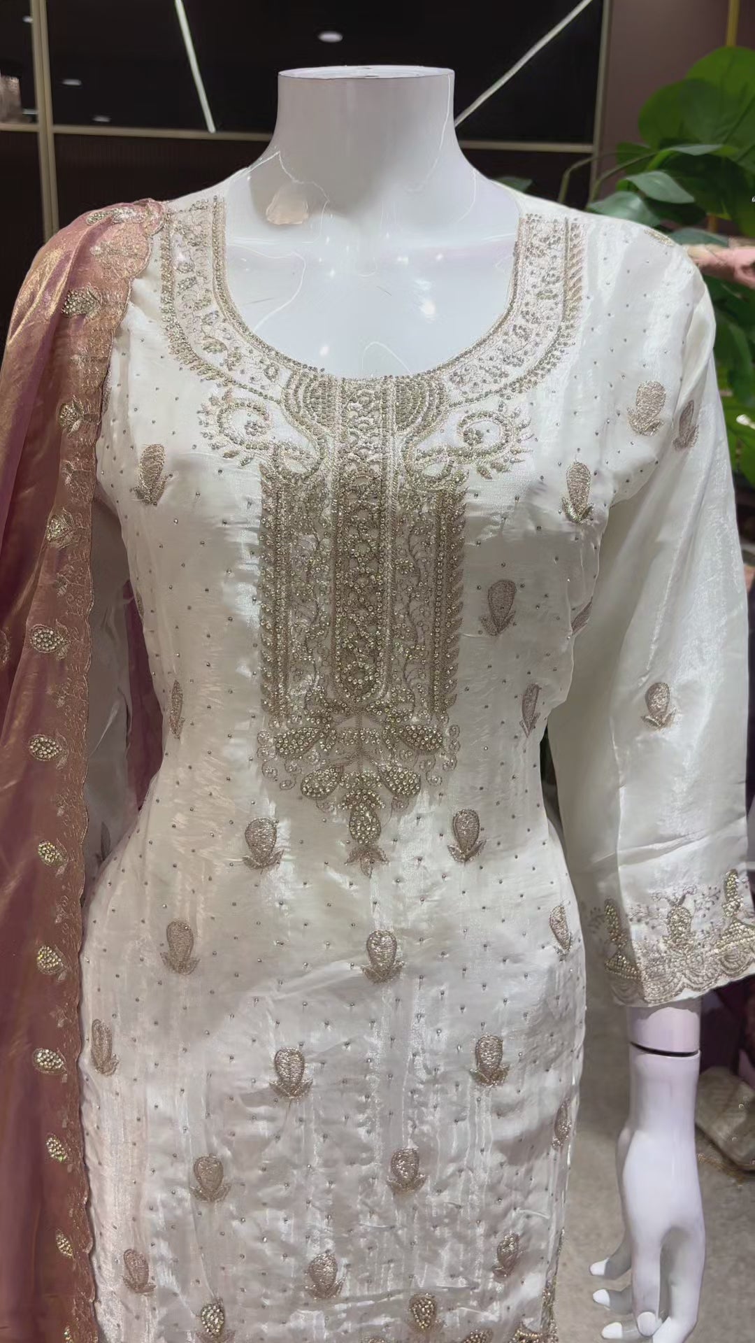 Catalog 1636 Color A original product video - ivory kurta with muted rose-gold / copper-rose contrast